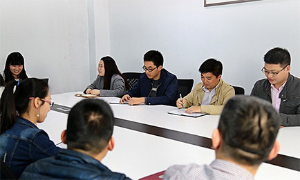 專業(yè)技術(shù)團(tuán)隊(duì),高效溝通 專業(yè)技術(shù)團(tuán)隊(duì),高效溝通